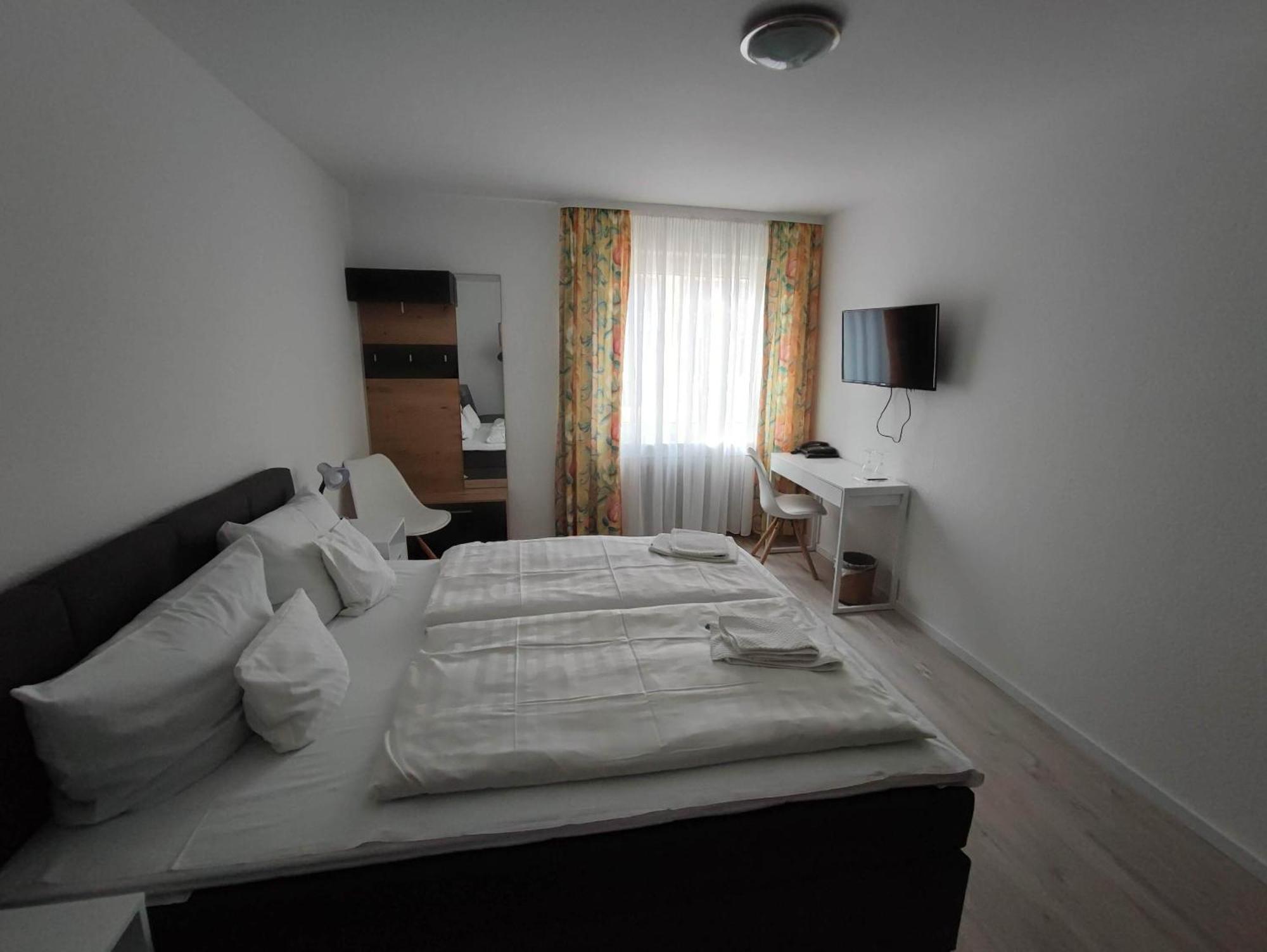 ראסטאט Hotel Schiff חדר תמונה
